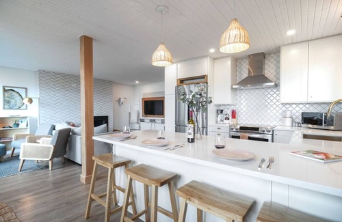 Campbell River House | Sea,Sunrises,Sauna | Oceanfront Luxurious Retreat