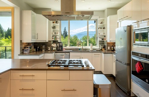 Furry Creek Ski Chalet | Sea to Sky Chalet