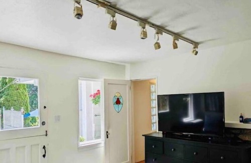 West Vancouver Apartment | Sea to Sky Cottage