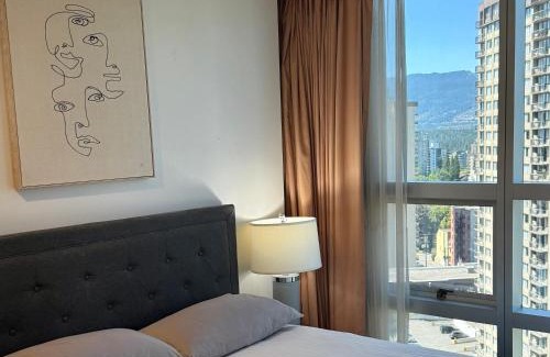 Downtown Vancouver Apartment | Sea to Sky Studio with Mountain and City Views