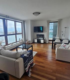 Srodmiescie Apartment | Sea Towers Luxury Apartment