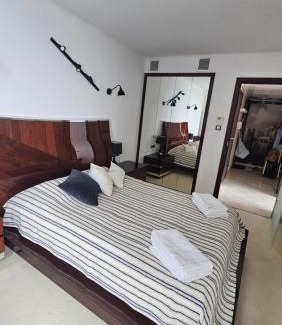 Srodmiescie Apartment | Sea Towers Luxury Apartment