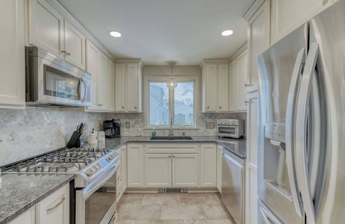 North Greece House | Sea Turtle House, Charlotte Beach, Rochester, NY