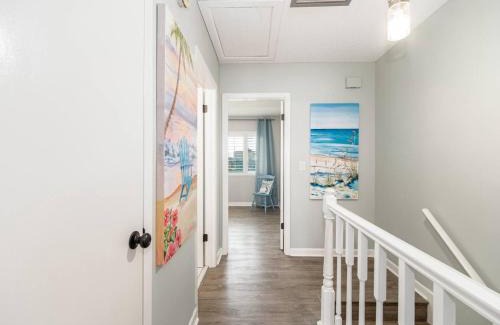 Jacksonville Beach House | Sea Turtle Townhouse: Cute and comfy Townhouse - 3 Blocks from the Beach