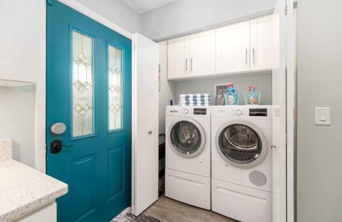 Jacksonville Beach House | Sea Turtle Townhouse: Cute and comfy Townhouse - 3 Blocks from the Beach
