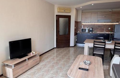 Kavarna Apartment | Sea View 1 Bedroom Apartment - Pool & Free Parking - Kavarna