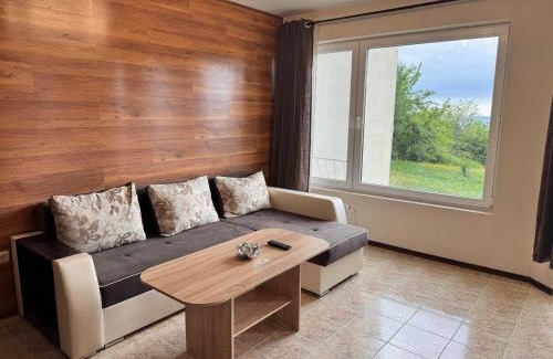 Kavarna Apartment | Sea View 1 Bedroom Apartment - Pool & Free Parking - Kavarna