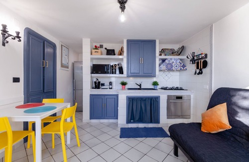 Naples House | Sea View 2bed Apartment overlooking the Gulf with Private Terrace