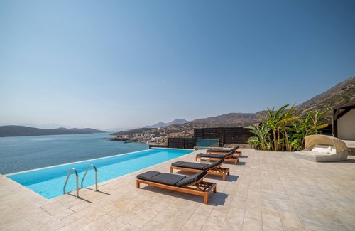 Kounelion Villa | Sea View 5 bdr Villa with a heated pool hamam & access to private beach