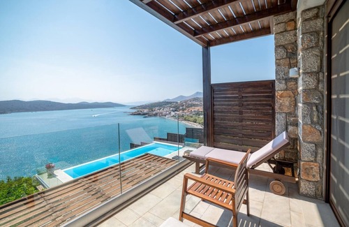 Kounelion Villa | Sea View 5 bdr Villa with a heated pool hamam & access to private beach