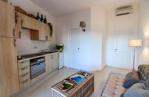 Liscia di Vacca Condo | Sea view apartment in Portocervo, direct beach access