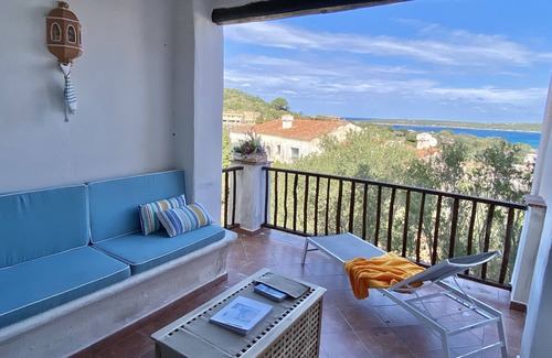 Liscia di Vacca Condo | Sea view apartment in Portocervo, direct beach access