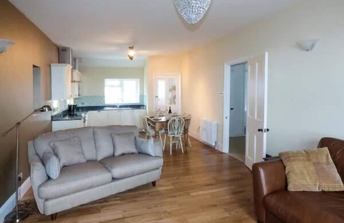 Llanfairfechan Apartment | SEA VIEW APARTMENT, family friendly, with a garden in Llanfairfechan