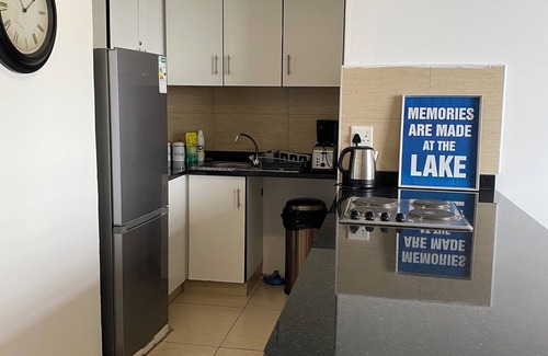 South Beach Apartment | Sea View Apartment, 3 min Walk to Ushaka Marine and 1 min Walk to the Beach