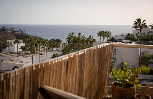 Esquinzo Apartment | Sea view apartment 4pax with pool near the beach