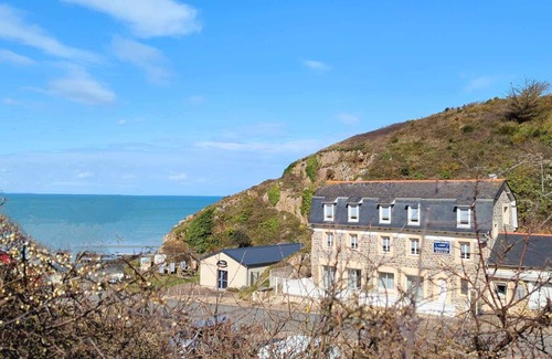 Planguenoual Apartment | Sea view apartment close to restaurant and hiking trail