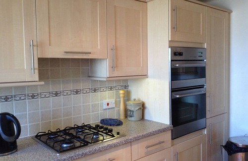 Westward Ho Apartment | Sea View apartment overlooking Bideford Bay and 5 minutes walk to the Beach