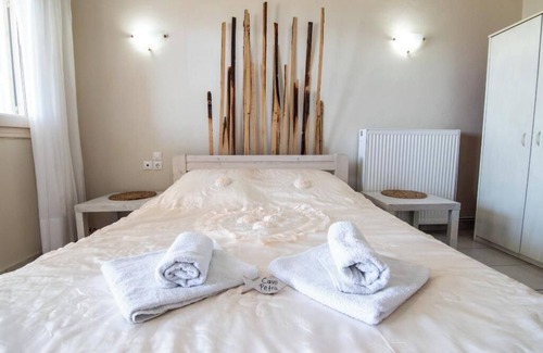 Agios Georgios Resort | Sea view apartment