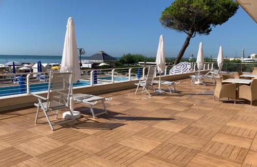 Faro Apartment | Sea view apartment with swimming pool