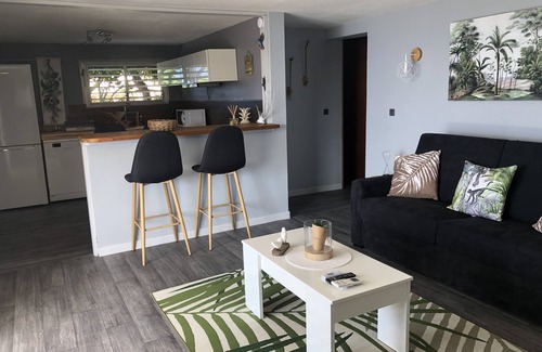 Case-Pilote Apartment | Sea view apartment in the center of Case-Pilote, North Caribbean