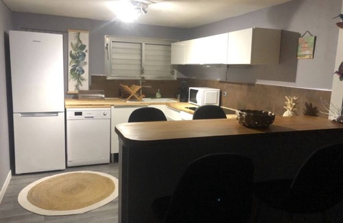 Case-Pilote Apartment | Sea view apartment in the center of Case-Pilote, North Caribbean