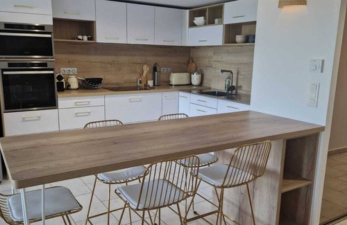 Marine de Saint Ambroggio Apartment | Sea view apartment with garden near Calvi and Ile Rousse