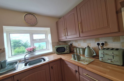 Penmaenmawr Cottage | Sea view cottage near snowdon & coastal trails