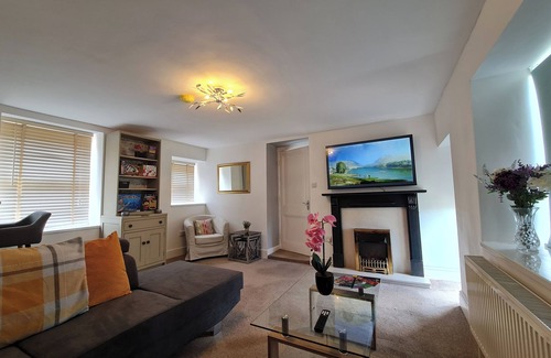 Penmaenmawr Cottage | Sea view cottage near snowdon & coastal trails