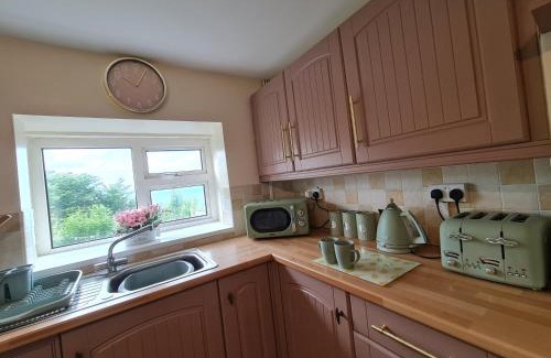 Penmaenmawr House | Sea view cottage near snowdon & coastal trails
