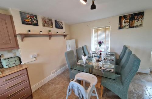 Penmaenmawr House | Sea view cottage near snowdon & coastal trails