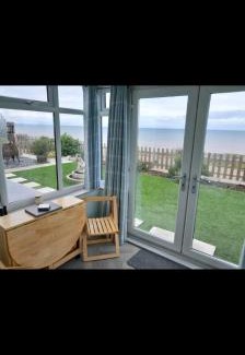 Hornsea House | Sea View Cottage with hot tub on the East Coast