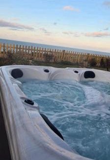 Hornsea House | Sea View Cottage with hot tub on the East Coast