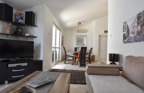 Velji Vinogradi Apartment | Sea View Flat w Balcony 10 min to Budva Beach