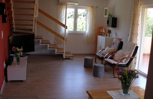 Molunat Apartment | Sea View Holiday House