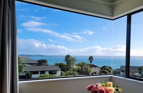 Gulf Harbour House | Sea View Holiday Home