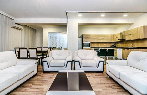Nasimi Apartment | SEA VIEW HOTEL APARTMENT MC DONALDS