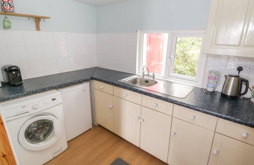 Tully Cottage | SEA VIEW HOUSE, family friendly in Tully, County Galway