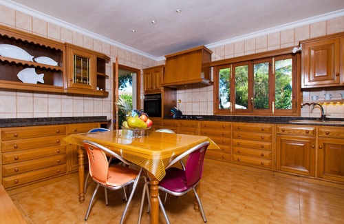 Marina Manresa Villa | Sea View House for 8, huge garden and terraces, just a few metres from the sea