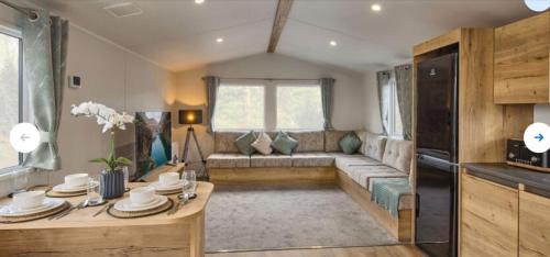 Cowes House | Sea view, Isle of White with decking, Thorness bay