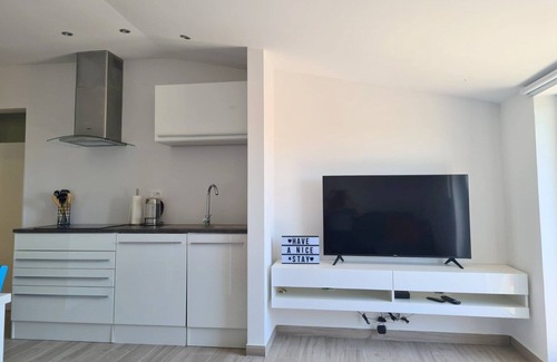 Sveti Peter Apartment | Sea View Istrian Countryside 2BR Apartment