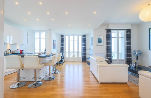Fabron Apartment | Sea View - Large 2 Bdr Promenade des Anglais