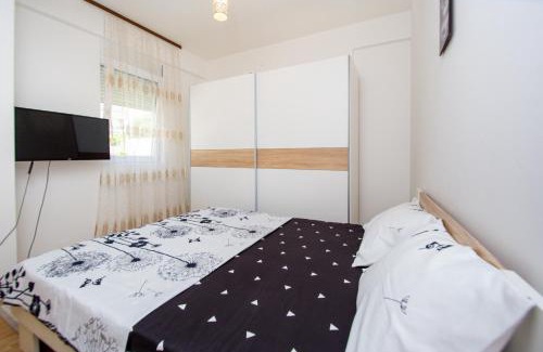 Podmaine Apartment | Sea view Lazi