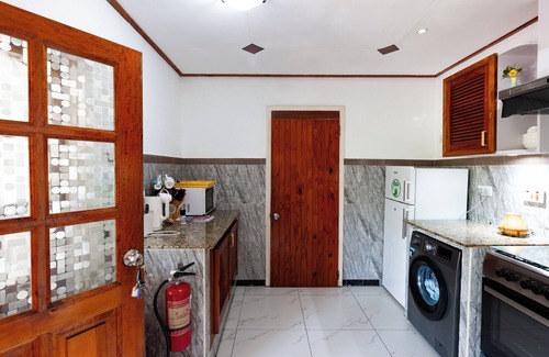 Praslin Island House | Sea View Lodge