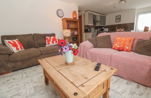 Rosudgeon Cottage | SEA VIEW LOFT, pet friendly, character holiday cottage in Rosudgeon