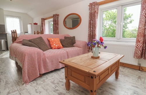 Rosudgeon Cottage | SEA VIEW LOFT, pet friendly, character holiday cottage in Rosudgeon