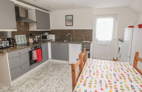 Rosudgeon Cottage | SEA VIEW LOFT, pet friendly, character holiday cottage in Rosudgeon
