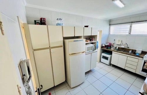 Pitangueiras Apartment | Sea view Pitangueiras. Beach service. Garage. Safety net.