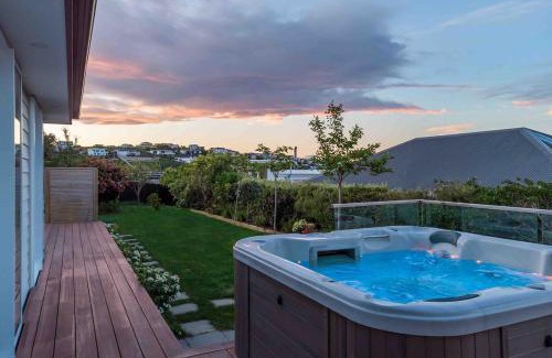 Redcliffs Villa | Sea View Paradise with Hot Tub