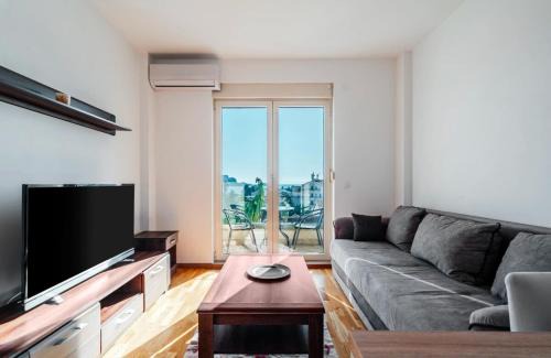 Velji Vinogradi Apartment | Sea-view PD38 by In Property