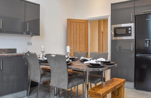 Redcar House | Sea View Penthouse - Regency Mansion